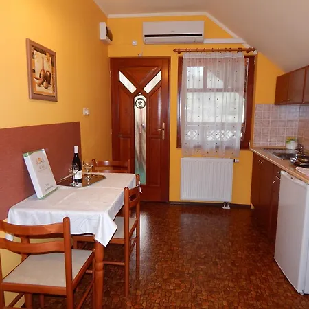 Völgy Apartman *